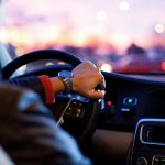 Tutto quello che portiamo dalla strada dentro l’auto: perché anche il pavimento merita attenzione